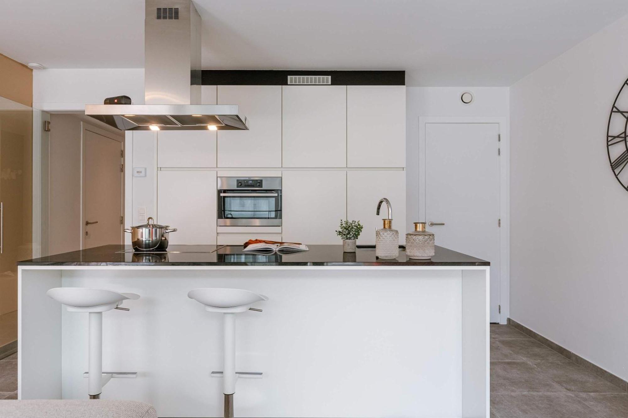 Huswell - Modern With Sunny Terrace In *